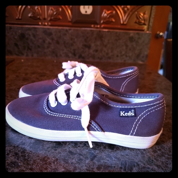 hello kitty converse black